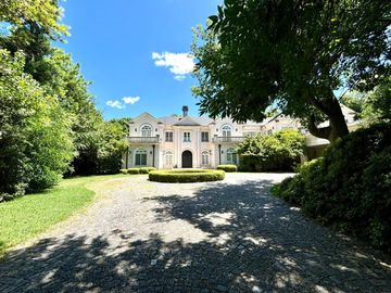 Venta casa 10 amb. en Golf Club Argentino, Pilar.