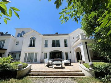 Venta casa 10 amb. en Golf Club Argentino, Pilar.