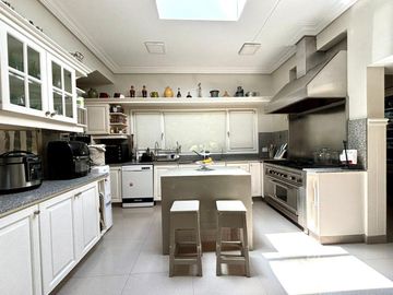 Venta casa 10 amb. en Golf Club Argentino, Pilar.
