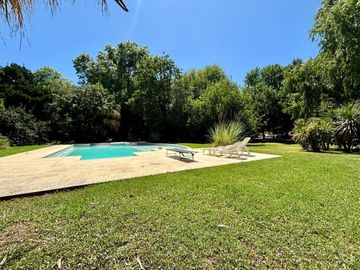 Venta casa 10 amb. en Golf Club Argentino, Pilar.
