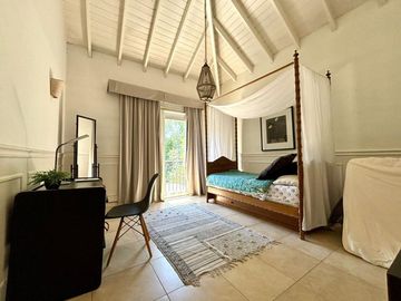 Venta casa 10 amb. en Golf Club Argentino, Pilar.