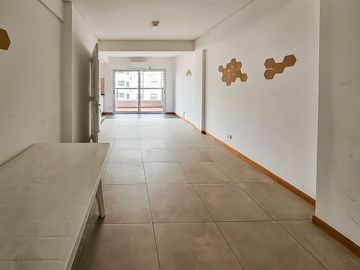 Departamento 2 amb en venta P.Chacabuco con balcon