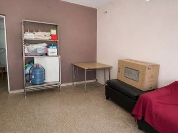 CASA EN VENTA EN VILLA ADELA DE 2 DORMI Y COCHERA