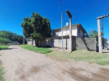 CASA 4 DORMITORIOS VILLA EL LIBERTADOR