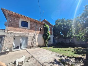 CASA 4 DORMITORIOS VILLA EL LIBERTADOR