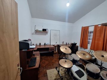 CASA 4 DORMITORIOS VILLA EL LIBERTADOR