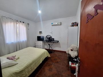 CASA 4 DORMITORIOS VILLA EL LIBERTADOR