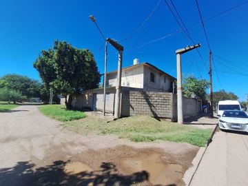 CASA 4 DORMITORIOS VILLA EL LIBERTADOR