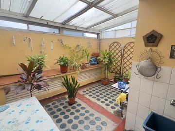 VENTA 3 AMB CON DEPENDENCIA Y PATIO AVELLANEDA