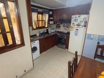 VENTA 3 AMB CON DEPENDENCIA Y PATIO AVELLANEDA