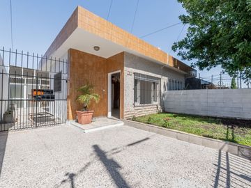 OPORTUNIDAD! CASA TIPO PH 3 AMB.  APTO A CRÉDITO