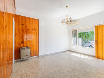 OPORTUNIDAD! CASA TIPO PH 3 AMB.  APTO A CRÉDITO