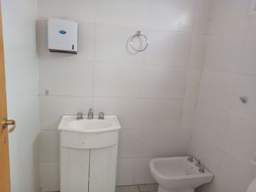 ALQUILER PREDIO INDUSTRIAL CON GALPON Y OFICINAS