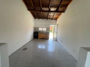 VENTA CASA 4 AMBIENTES GONZALEZ CATÁN