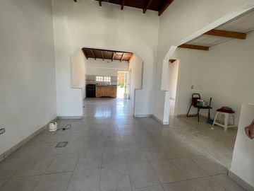 VENTA CASA 4 AMBIENTES GONZALEZ CATÁN