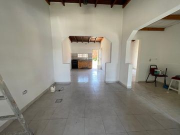 VENTA CASA 4 AMBIENTES GONZALEZ CATÁN