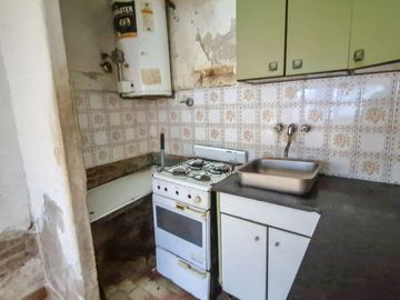 LOCAL COMERCIAL EN ESQUINA SAN JUSTO A REFACCIONAR