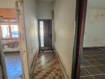 LOCAL COMERCIAL EN ESQUINA SAN JUSTO A REFACCIONAR