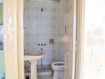 LOCAL COMERCIAL EN ESQUINA SAN JUSTO A REFACCIONAR