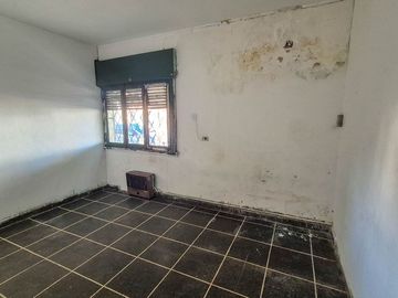 LOCAL COMERCIAL EN ESQUINA SAN JUSTO A REFACCIONAR