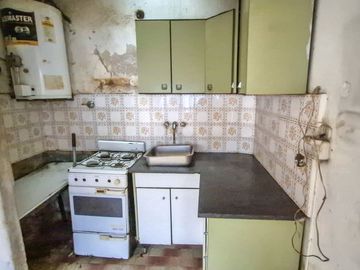 LOCAL COMERCIAL EN ESQUINA SAN JUSTO A REFACCIONAR