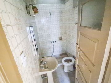 LOCAL COMERCIAL EN ESQUINA SAN JUSTO A REFACCIONAR