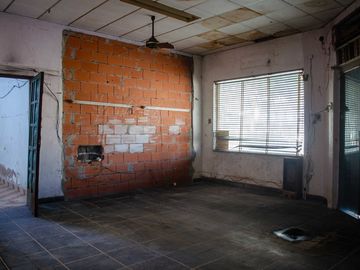 LOCAL COMERCIAL EN ESQUINA SAN JUSTO A REFACCIONAR