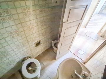 LOCAL COMERCIAL EN ESQUINA SAN JUSTO A REFACCIONAR