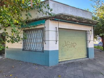 LOCAL COMERCIAL EN ESQUINA SAN JUSTO A REFACCIONAR