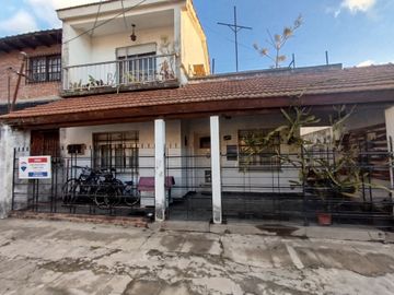VENTA CASA 4 AMB TEMPERLEY APTO CREDITO PATIO