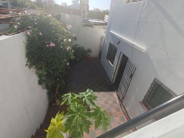 VENTA CASA 4 AMB TEMPERLEY APTO CREDITO PATIO