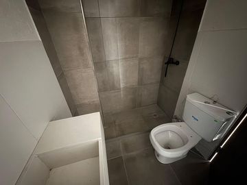 VENTA DEPARTAMENTO DOS AMBIENTES MORON COCHERA CUB