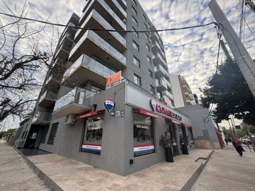 VENTA DEPARTAMENTO DOS AMBIENTES MORON COCHERA CUB
