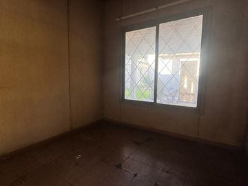 LOTE EN VENTA ITUZAINGO. CON CASA A RECICLAR