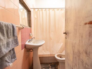 CASA EN VENTA 3 AMBIENTES CASTELAR GRAN PARQUE