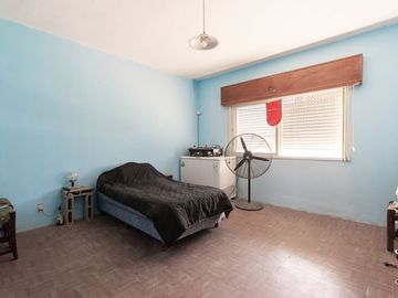 CASA EN VENTA 3 AMBIENTES CASTELAR GRAN PARQUE