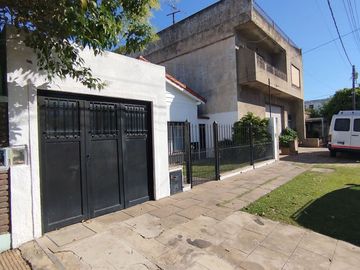 Venta Casa 4 Ambientes Moron Permuta apta Credito