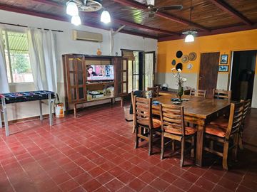 Casa quinta 5 amb en venta laguna de lobos 1632m2