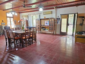 Casa quinta 5 amb en venta laguna de lobos 1632m2