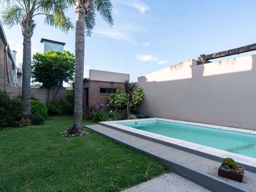 CASA 3 DORMITORIOS EN VENTA EN BERISSO CON PILETA