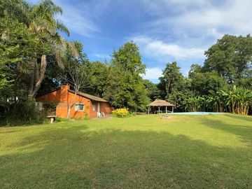 CASA QUINTA VENTA CON QUINCHO Y PILETA EN GARIN