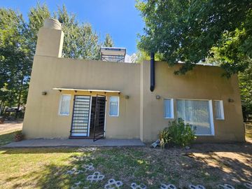VENTA CASA 3 AMB C/PILETA Y LOTE