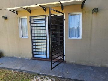 VENTA CASA 3 AMB C/PILETA Y LOTE