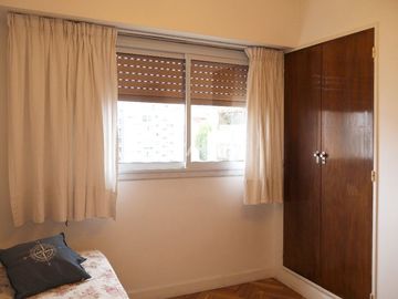 VENTA DPTO. FLORES 3 AMBIENTES CON DEPENDENCIA.