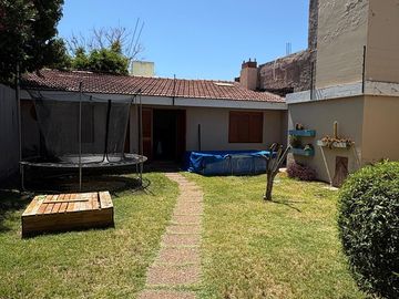 VENDE CASA ZONA POLICLINICO - SAN LUIS