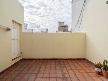PH 4 Amb. C Patio Pque Chacabuco Excelente estado