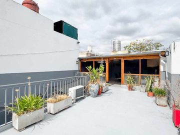 VENTA PH 3 AMB. CON TERRAZA Y PARRILA PROPIA