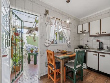 Duplex 3 ambientes venta Villa Luzuriaga Apto Cred