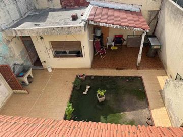 VENTA CASA DOS AMB C/COCHERA, PATIO - APTO CREDITO
