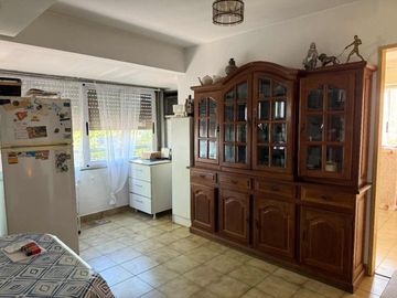 VENTA GALPON CON DEPARTAMENTOS LANUS OESTE